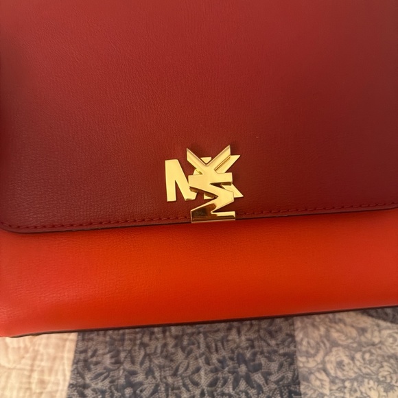 Michael Kors crossbody bag 🤎✨ - Picture 12 of 16